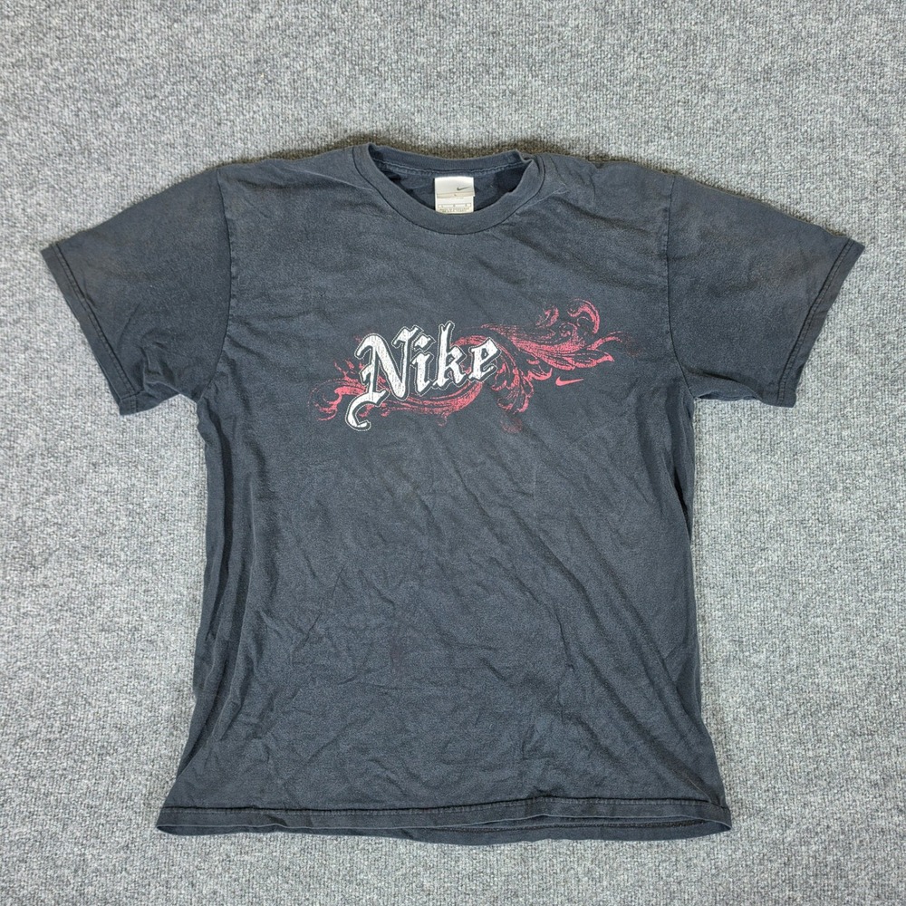 Y2K Nike Mens Graphic T-Shirt Black Short Sleeve Red Flourish Script Logo Size L